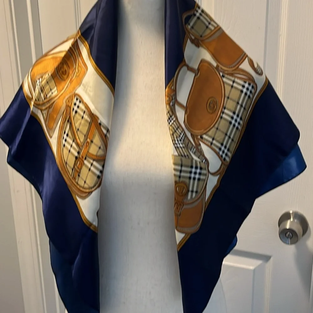 Vintage Elegant Scarf - Picture 2 of 6